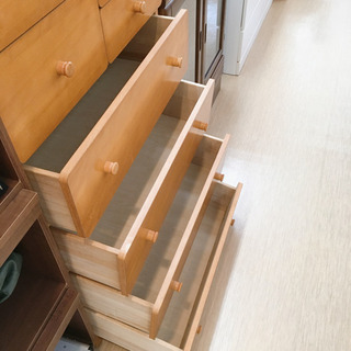 チェスト☆ライトブラウン☆レトロ感☆幅73.5×奥行39×高さ132cm☆中古品の画像