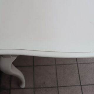 IDC OTSUKA(大塚家具)のMarian Deal(マリアンディール)のフレンチカントリー調の140A ダイニングテーブル。レースがモチーフの優美なデザインの食卓。ホワイトの明るい色合いが上品にの画像