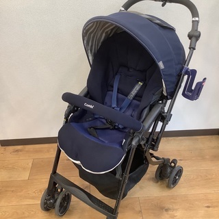 ベビーカーCombi メチャカルオート4キャス　lotta のご紹介です。