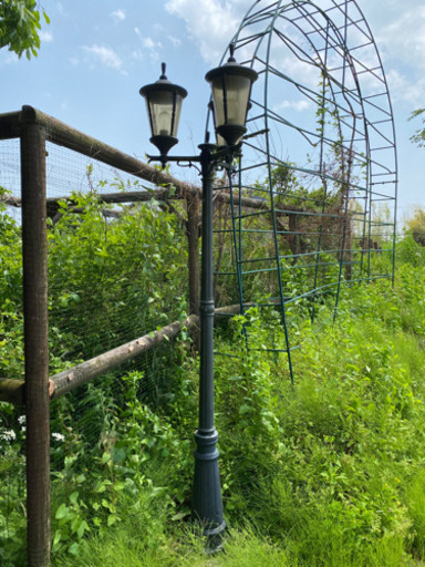 ヨーロッパ街灯風ガーデンライト２つセットで