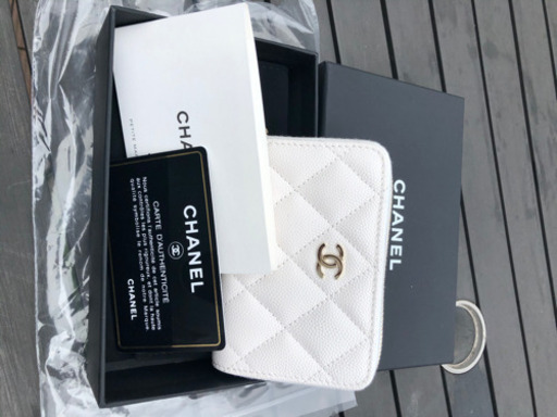正規品　シャネル　ケース　キャビアスキン　白　美品