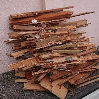 木材、薪、端材の画像