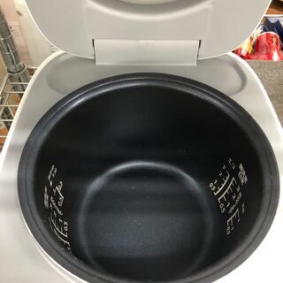 【リサイクルショップどりーむ天保山店】89　炊飯器　YAMAZEN　ヤマゼン　YJB-300（W)　3合炊き　2017年製　中古品【1ヵ月保証付き】の画像