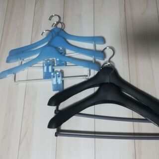 ハンガー（分厚め）をお譲りします