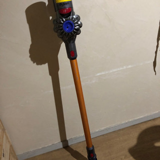 美品！Dyson コードレスクリーナー V8 Fluffy Extra SV10 FF EX