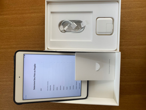 送料込美品iPad mini3 Wi-Fi モデル16GB Gold