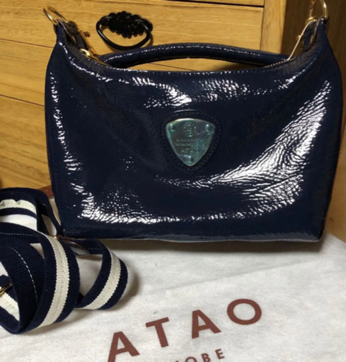 アタオ　　エナメルポシェット
