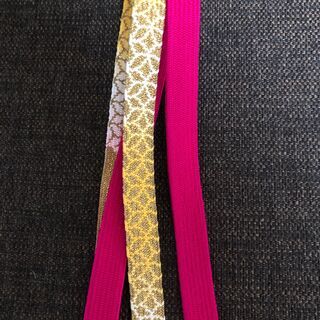 絞り帯揚げと帯締めのセット（赤ピンク系）の画像