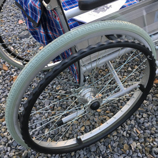 ●アルミ製自走式車椅子 /ノーパンクタイヤ仕様 ●の画像