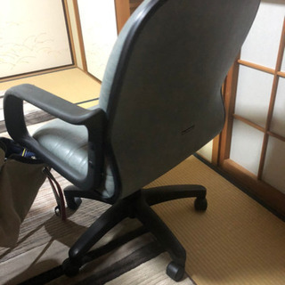4つまとめ売りキャスターつき椅子の画像