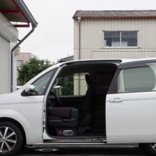 後席モニター付き♪乗り降りラクラク♪トヨタのコンパクトカー(*'▽')の画像