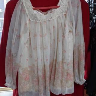 【美品】LIZ LISA  後ろ開きブラウス