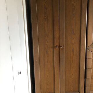 引き取りに来られる方限定で、洋服ダンス譲ります。