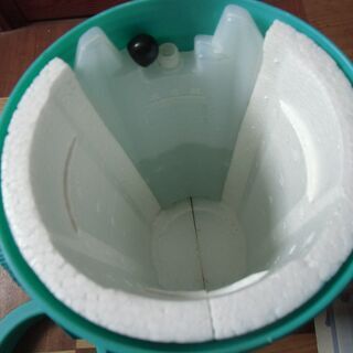 Imotani イモタニ 1.5L ペットボトル クーラー ペットボトル 保冷ボトル（日本製） お譲りします。＊石川県＊美川より＊期間限定の画像