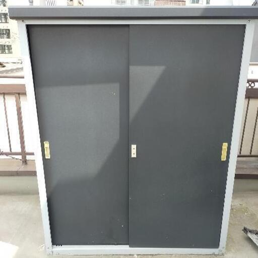 オシャレな物置　倉庫　鍵付き