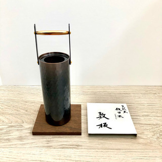 新光金属 純銅 黒銅仕上げ 真心 鎚目一輪挿し 手桶小 BC-1303の画像