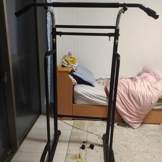 ぶら下がり健康器(懸垂マシン)の画像