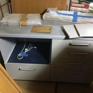 なにかよくわかりません。棚です。