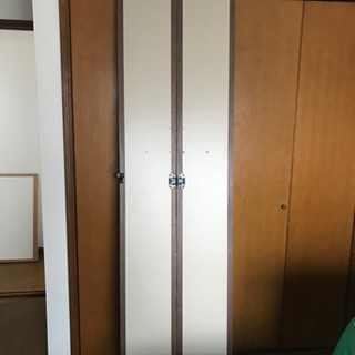 クロゼットのドア2枚の画像