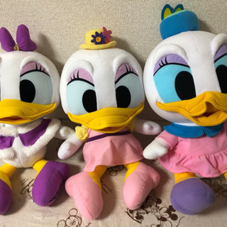 ディズニー デイジー ぬいぐるみ