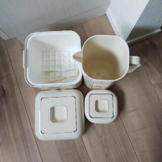 レトロな氷入れとポット アイスペールの画像