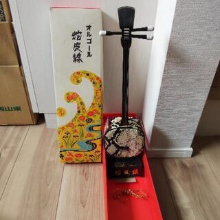 沖縄民芸品のオルゴール蛇皮線 の画像