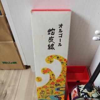 沖縄民芸品のオルゴール蛇皮線 の画像