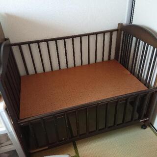 ベビーベッドの画像