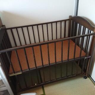 ベビーベッドの画像