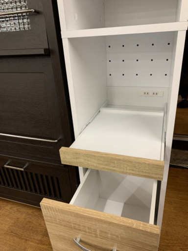 スリム食器棚　キッチンラック【店頭取引限定】【中古品】早い者勝ち！?足立区近郊配送可能！！