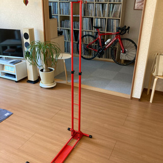 室内保管用スポーツバイクの縦置きスタンド　iWA(丸八工機)  ...