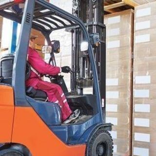 フォークリフト入出庫作業