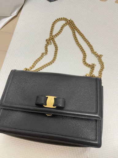 フェラガモ　バック