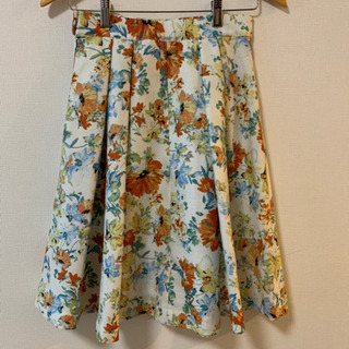 レディース　膝丈スカート　ウエスト64の画像