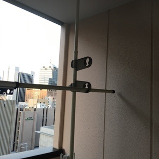 突っ張りタイプの物干しセット