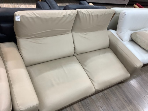 ベージュのレザーソファー入荷しました。【トレファク愛知蟹江】