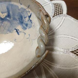 楕円形の器の画像