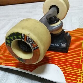 スケボー、スケートボード(クイックシルバー)の画像