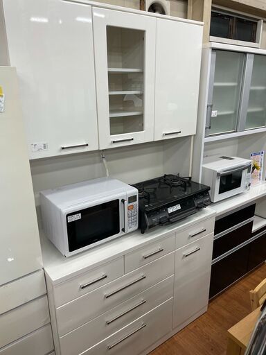 カップボード　3枚扉　ホワイト