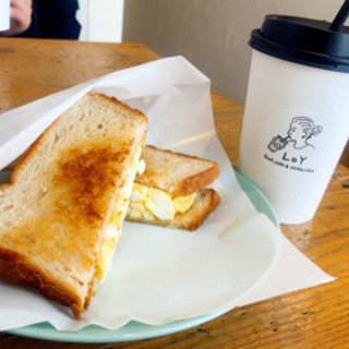 今日空いてる方、カフェしませんか〜⁇😌🌸