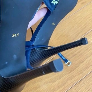 EGOIST パンプスの画像