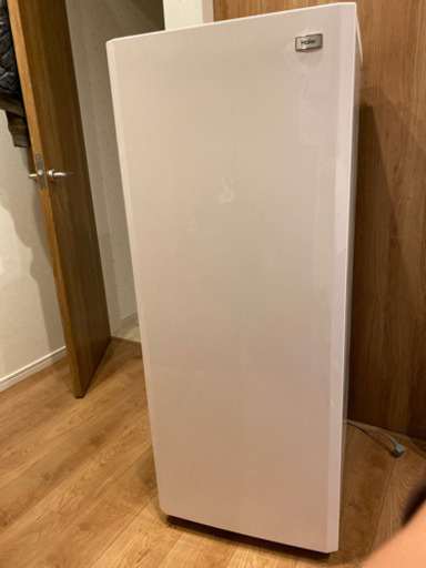 ハイアール　電気冷凍庫　美品　早めで。