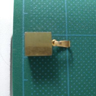👇小さなペンダントヘッドの画像