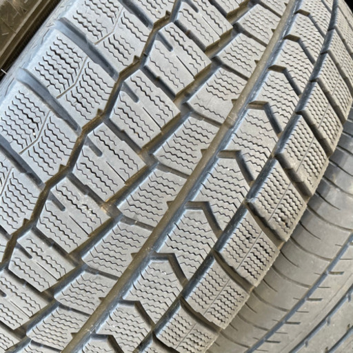 ダンロップ　WM02 235/50R18 スタッドレス  タイヤ　極上　バリ山