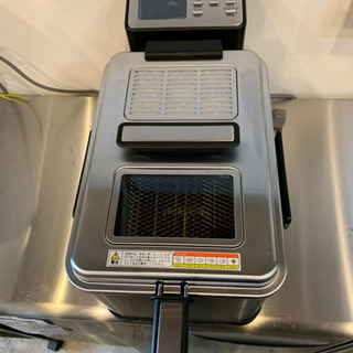 大型電気フライヤー