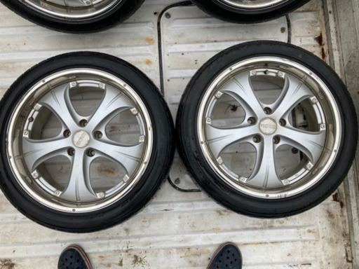 18 インチ　タイヤ　ホイール