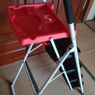 脚立 折り畳み式４段最上部トレー付き 未使用品   価格交渉オーケーの画像