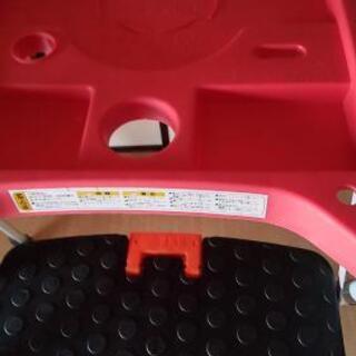 脚立 折り畳み式４段最上部トレー付き 未使用品   価格交渉オーケーの画像