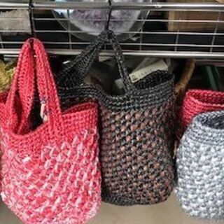 青空市でタロット占い、採れたて野菜、フリマ、唐揚げキッチンカー - フリーマーケット