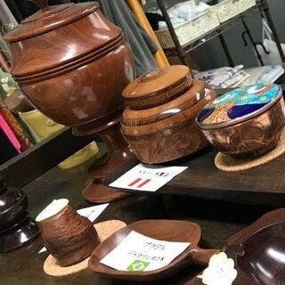 青空市でタロット占い、採れたて野菜、フリマ、唐揚げキッチンカー - 中郡